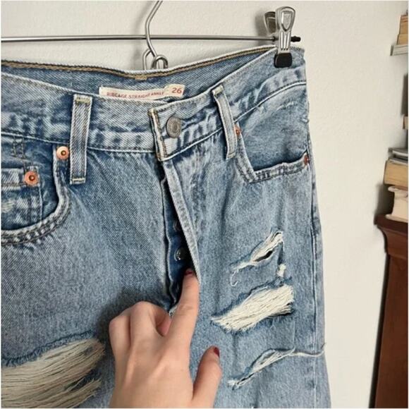 Levi’s Ribcage Straight Ankle Jeans in Light Indigo Destructed - Picture 5 of 9